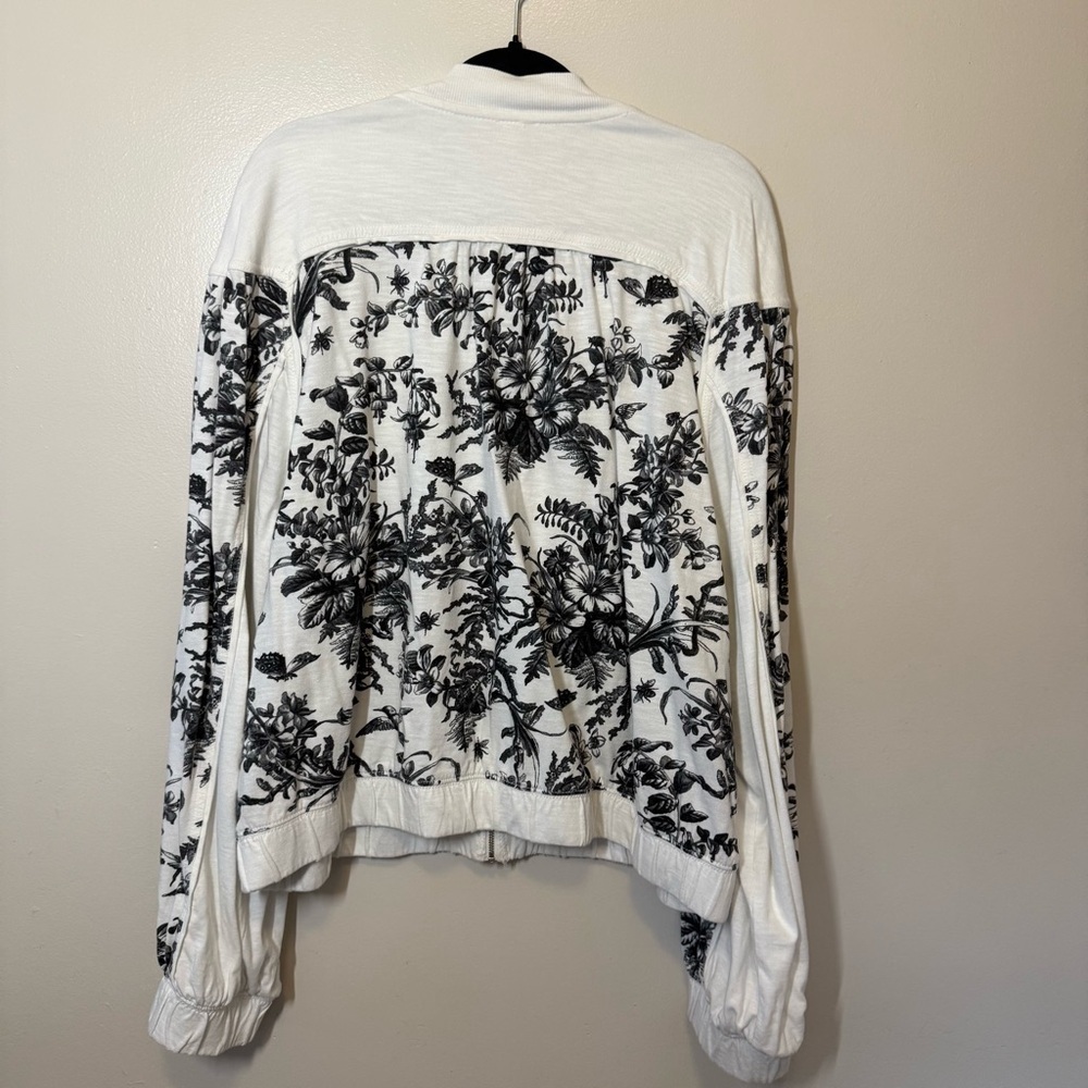 Daily Practice by Anthropologie Black & White Floral Zip-up Sweatshirt - Picture 4 of 11